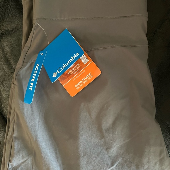 NWT: COLUMBIA Active Fit Stretchy Woman Capri Pants. S/P. Evergreen Fog Gray. - Picture 15 of 15